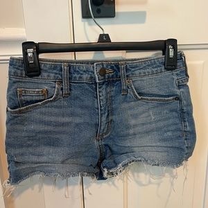 Universal thread shorts